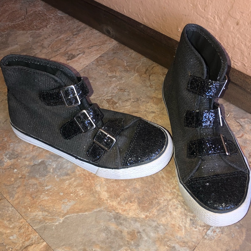 Girls size 2 sneakers